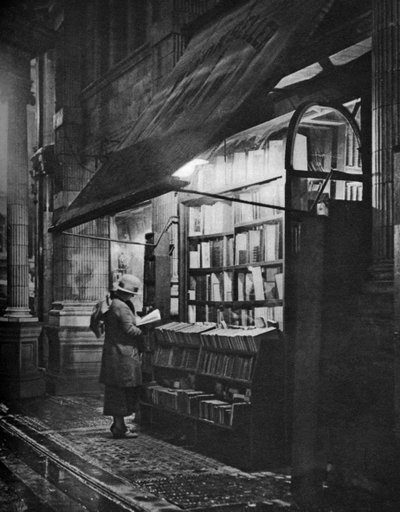 Knihkupectví v Bloomsbury, Londýn, 1926-1927. od H. W. Fincham