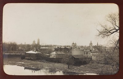 První světová válka: „Ukrajina v letech 1914-1916 během invaze německé armády. Pohled na Sumy (č/b foto) od Heldenfriedhof Dsessentniki (attr. to)