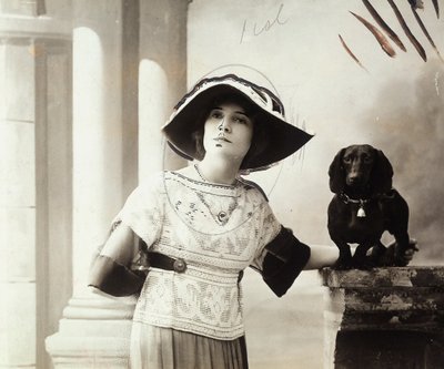 Portrét francouzského herce Pierra Frondaie v divadelní roli Michelle. od Henri Manuel