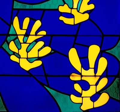 Vitráž "Strom života" za oltářem v Růžencové kapli ve Vence od Henri Matisse