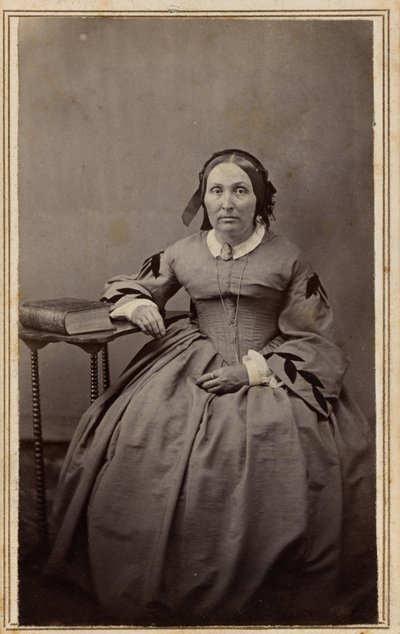 Portrét ženy, 60. léta 19. století (fotografie) od Henrietta M. Hart