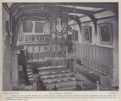 Interiér Guildhall, Canterbury, Kent (černobílá fotografie) od Henry Beauchamp Collis