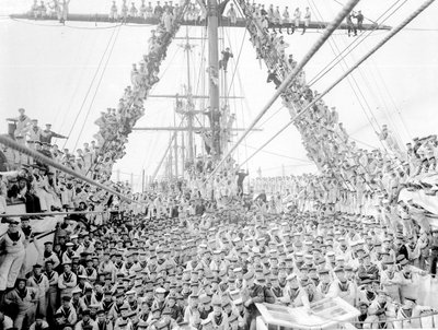 Chlapci na palubě cvičné lodi HMS Impregnable v Plymouthu, 1906 od Henry Crockett