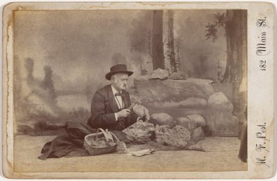 "Dominic Parsons Hunting for Fossils",c. 1896 (foto) od Henry F. Post