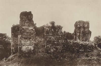 Zničená města Cejlonu: Jetawanarama, ze severu (černobílá fotografie) od Henry W. Cave