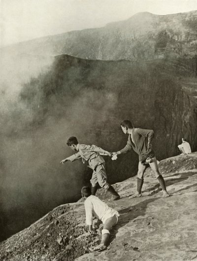 Na okraji kráterů, Aso-San, 1910. od Herbert Ponting