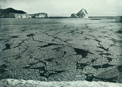 Pancake Ice Forming Do Floes Off Cape Evans, c19101913, 1913. od Herbert Ponting