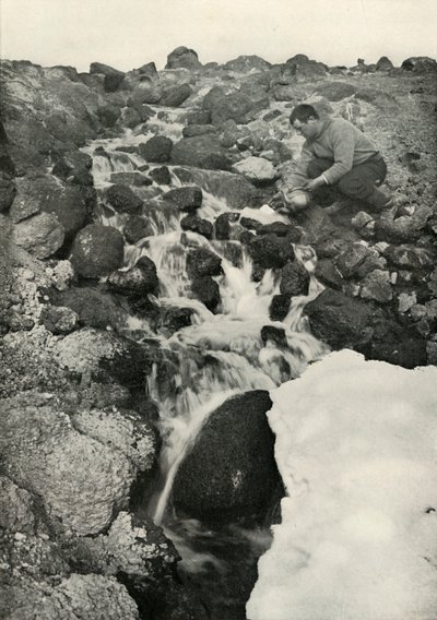 Něco jako fenomén – sladkovodní kaskáda, c19101913, 1913 od Herbert Ponting