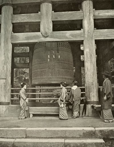 Velký zvon v chrámu Chio-In, 1910. od Herbert Ponting
