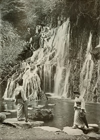 Vodopád padajících drahokamů v Yumoto, 1910. od Herbert Ponting