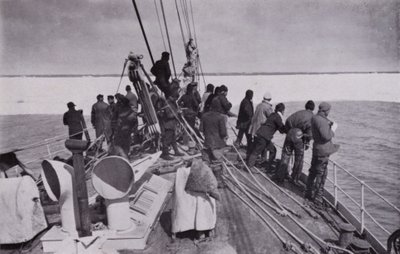 Příjezd k ledu (č/b foto) od Herbert Ponting