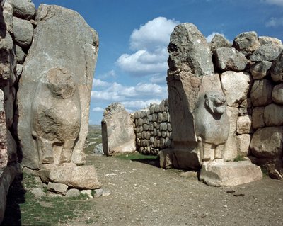 Lví brána zasazená do zdí Hattusy od Hittite