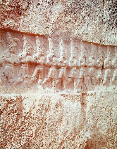 Průvod ozbrojených bohů od Hittite