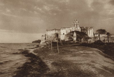Mexiko: Campeche, Zřícenina kláštera San Francisco (čb fotografie) od Hugo Brehme