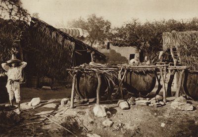Mexiko: Mezcal, Destilleria de aguardiente (čb fotografie) od Hugo Brehme