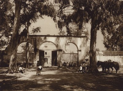 Mexiko: Xochimilco, vchod do kostela (čb fotografie) od Hugo Brehme