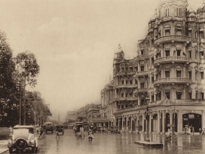 Esplanade Mansions a Government Place East s pohledem na Old Court House Street (čb fotografie) od Indian photographer