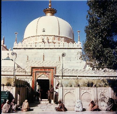 Dargarh Sharif z Khwaj: Muin-ud-din Chishti, založený v roce 1166 od Indian School