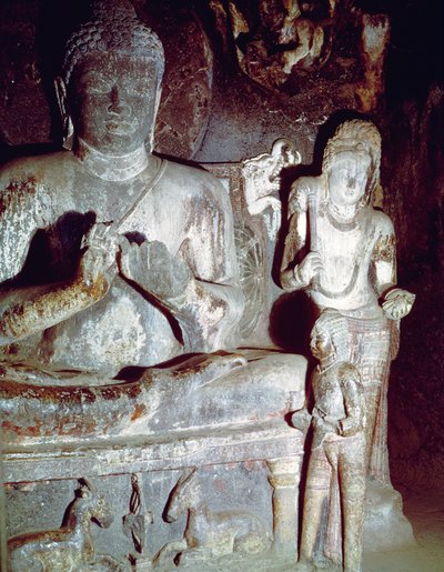 Sedící Buddha dělá první vyučovací gesto z jeskyně Caitya Hall of Cave 10 od Indian School