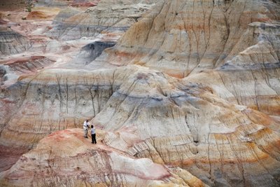 Barevné skály u Wu Cai Wan v poušti Gobi, Sin-ťiang, západní Čína., 2007 (foto) od Ira Block