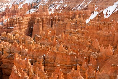 Hoodoos - věže vytvořené erozí - v národním parku Bryce Canyon v Utahu., 2019 (foto) od Ira Block