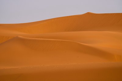 Písečné duny v Ergg Chebbi , Sahara v Maroku, 2022 (foto) od Ira Block