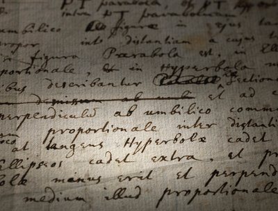 Dvě stránky revizí Principia Mathematica od Isaac Newton