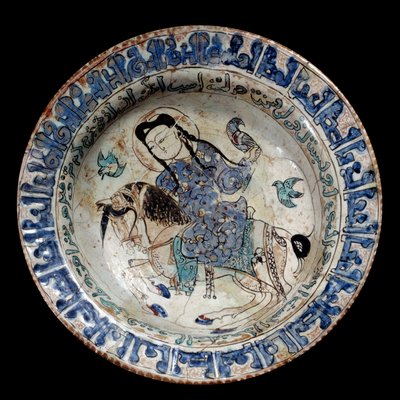 Islámské umění: miska pro jezdce sokolníka z keramiky. Počátek 13. stol. Z Íránu. Paříž, muzeum Louvre od Islamic School