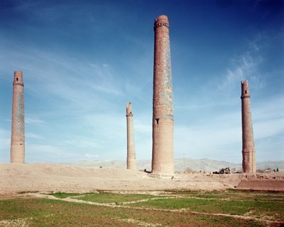 Minarety Hussein Baiqara Madrasa od Islamic School