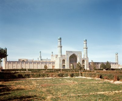 Masjid-i Jami neboli Páteční mešita, založená v roce 1200, přestavěná v roce 1498 od Islamic School