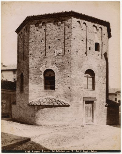 Baptisterium Neon nebo ortodoxní baptisterium, Ravenna, Emilia-Romagna, Itálie, fotografie Pietro Poppi, Bologna, ca 1900 od Italian Photographer