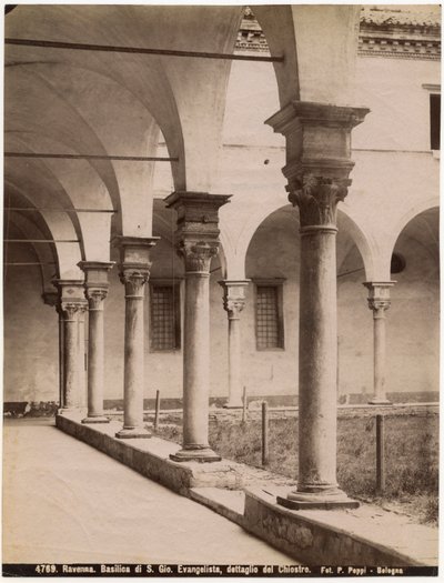 Klášter v kostele svatého Jana Evangelisty, Ravenna, Emilia-Romagna, Itálie, fotografie Pietro Poppi, Bologna, ca 1900 od Italian Photographer