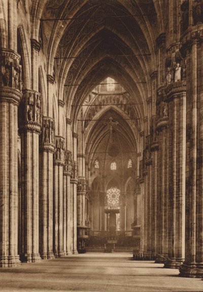 Duomo di Milano: interiér, centrální loď (čb fotografie) od Italian Photographer