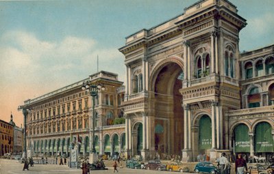 Milano / Milán: Piazza del Duomo, vchod do galerie (barevné foto) od Italian Photographer