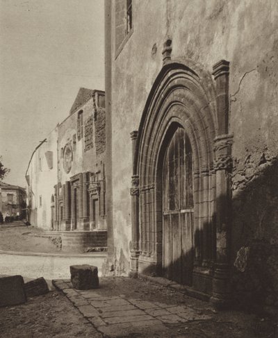 Sicílie / Sicilia: Sciacca, gotický portál (čb fotografie) od Italian Photographer