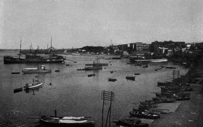 Taranto, obecné panorama a malé moře (černobílá fotografie) od Italian Photographer