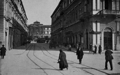 Taranto, Via Archita, kancelářská budova (černobílá fotografie) od Italian Photographer