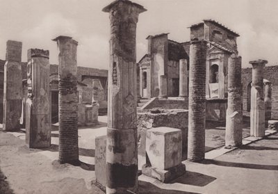 Chrám Isis (černobílá fotografie) od Italian Photographer