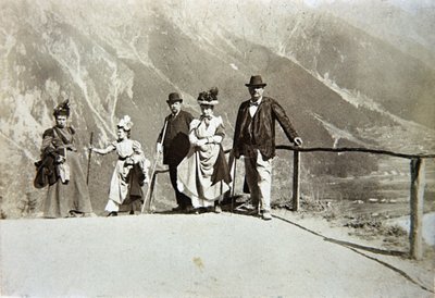 Turisté v horách, Itálie, cca 1895 (sépiová fotografie) od Italian Photographer