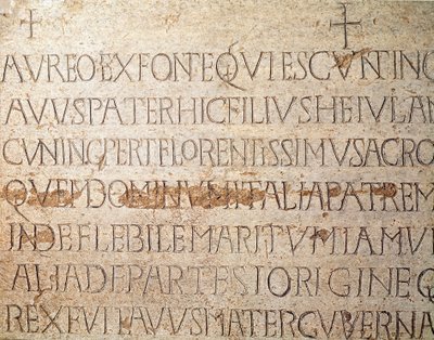 Archeologie středověku (středověk). Barbarské umění Lombardie: náhrobek lombardského krále Cuniperta, známého jako Pobožný (Cuniperto, 678-700). lombardské umění. Pavia, Občanské muzeum, Archeologická sekce (Pavia, Musei Civici, Sezione Archeologia). od Italian School