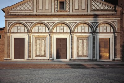 Detail fasády kostela od Italian School
