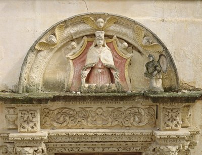 Madona z Misericordia, detail portálové lunety (kámen) od Italian School