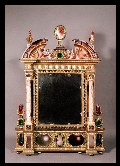 Zrcadlo Marie de Medici (1573-1642) (horský křišťál, smalt, sardonyx a achát) od Italian School