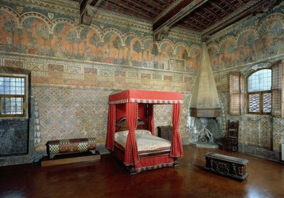 Místnost Castellana di Vergi zobrazující zdi s freskami a vlys zobrazující středověkou francouzskou romanci od Italian School