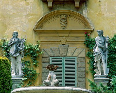 Jižní průčelí Villa la Pietra od Italian School