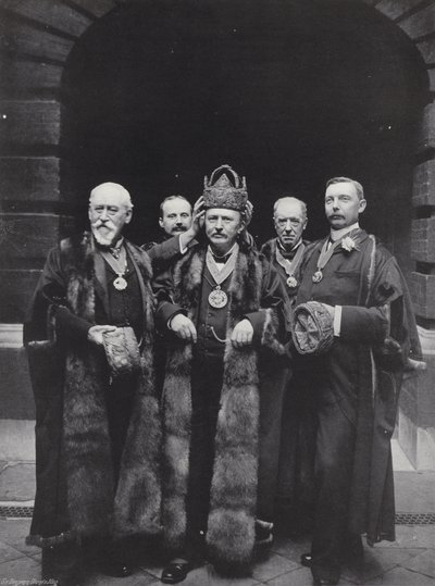 Volební den v Girdlers Hall, korunování Mistra od J. Benjamin Stone