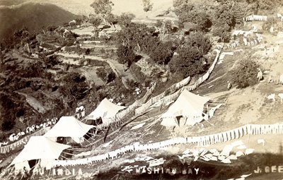 Subathu India Washing Bay, cca 1900-1930 (sépiová fotografie) od J. Gee