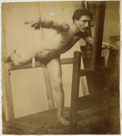 Studie modelu mužského aktu, nakloněného dopředu s pravou nohou dozadu, v ateliéru Jacquese de Lalaing od Jacques Lalaing (attributed to)