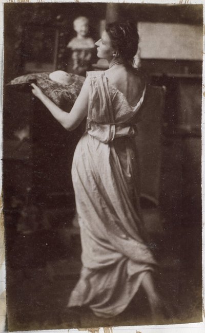 Studie ženského modelu v závěsu při pohledu zezadu v ateliéru Jacquese de Lalaing od Jacques Lalaing (attributed to)