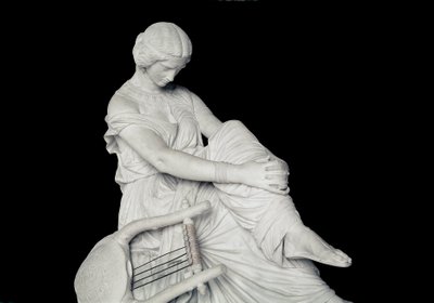 Sapho (nebo Sappho, 7. stol. př. n. l.), řecký básník antiky. Mramorová socha od Jamese Pradiera (1790-1852) od James Pradier